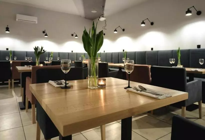 Dworek Różany Hotel & Restauracja