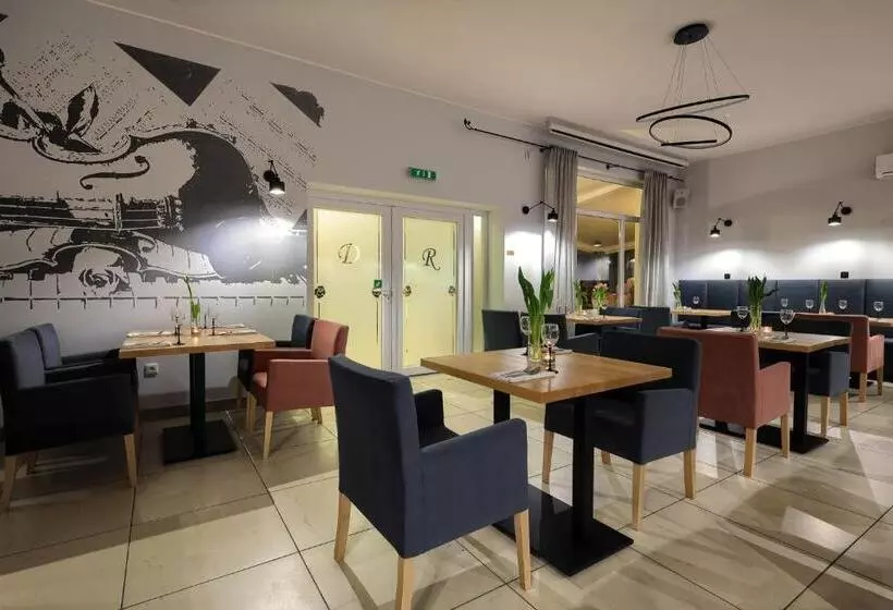 Dworek Różany Hotel & Restauracja