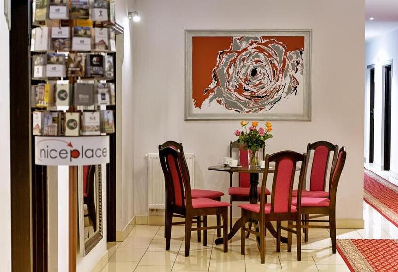 Dworek Różany Hotel & Restauracja