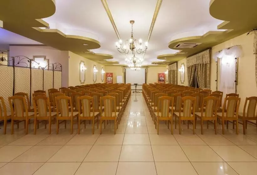 Dworek Różany Hotel & Restauracja