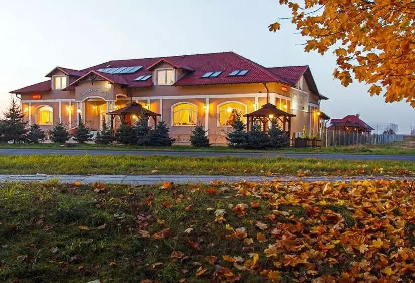 Dworek Różany Hotel & Restauracja