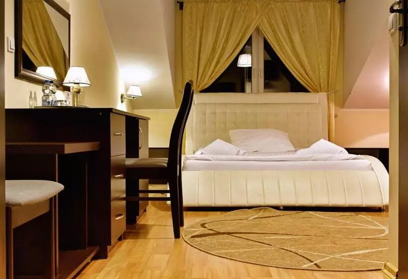 Dworek Różany Hotel & Restauracja