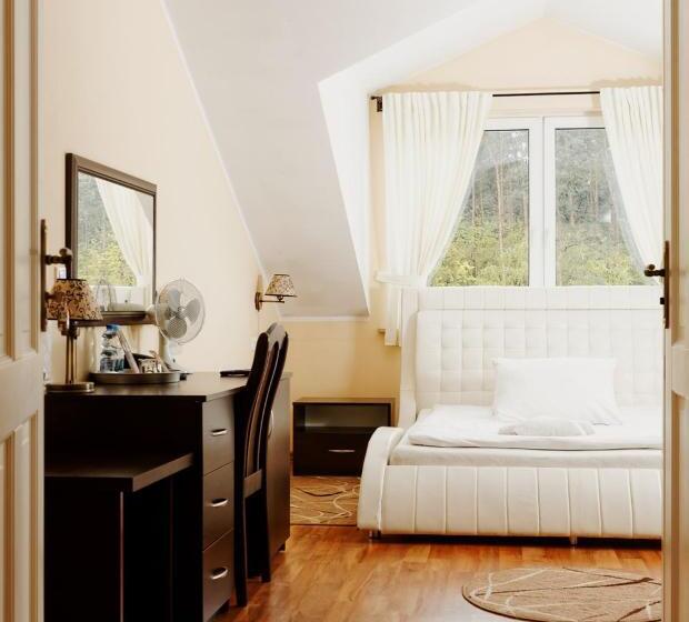 Dworek Różany Hotel & Restauracja