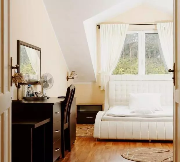 Dworek Różany Hotel & Restauracja