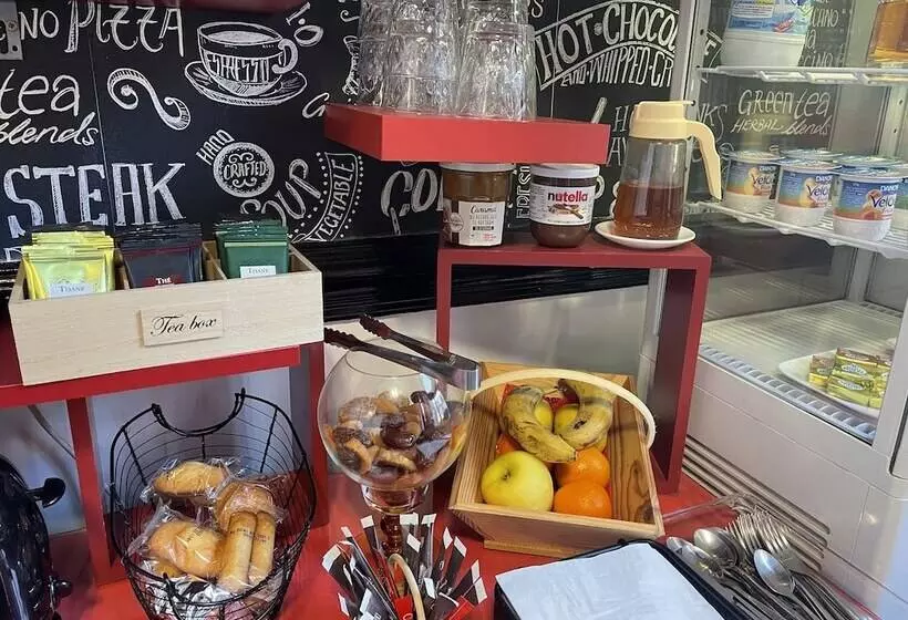 هتل Au Chapon Fin