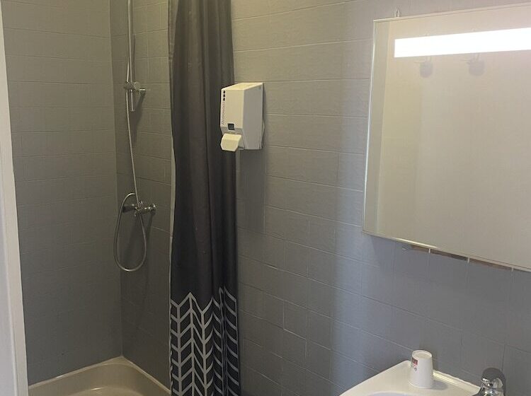 Отель Au Chapon Fin