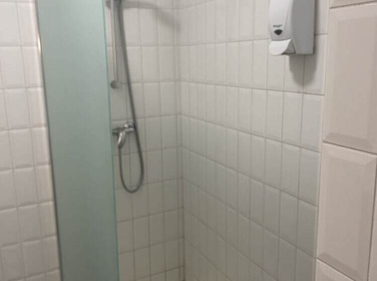 Отель Au Chapon Fin