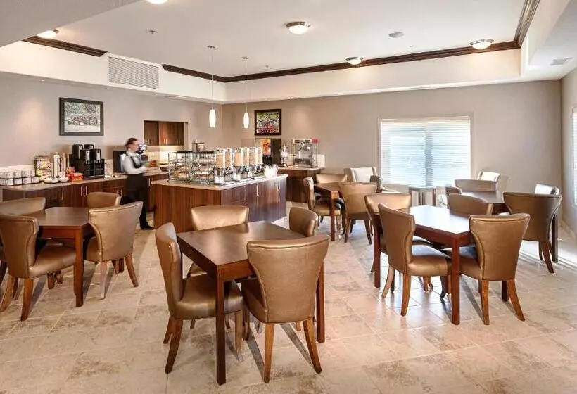 ホテル Canalta Lac La Biche