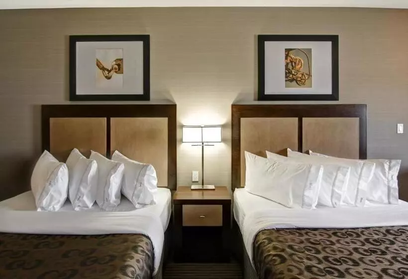 ホテル Canalta Lac La Biche