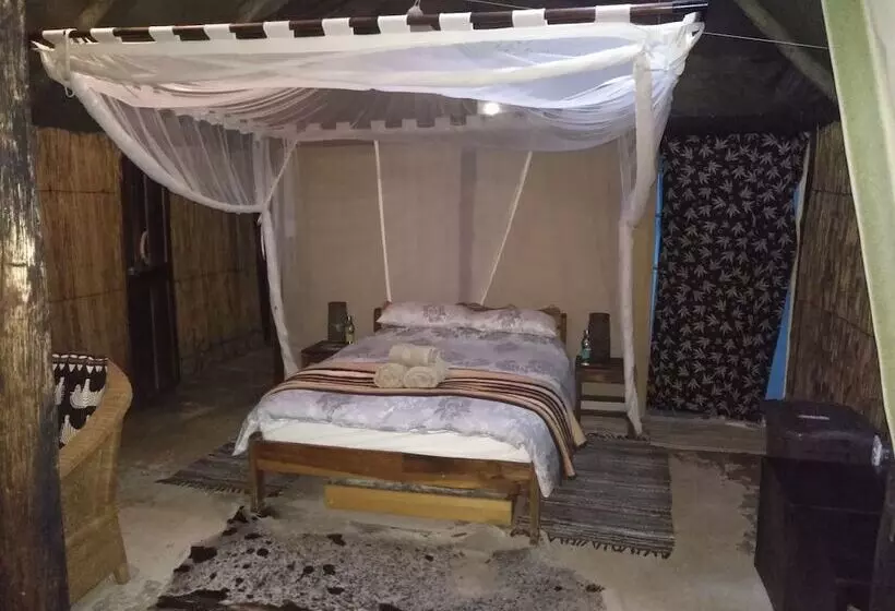 هتل Caprivi Houseboat Safari Lodge