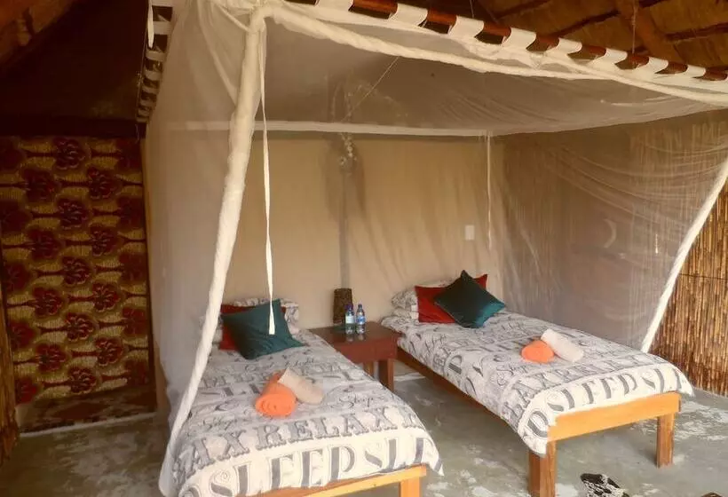 هتل Caprivi Houseboat Safari Lodge