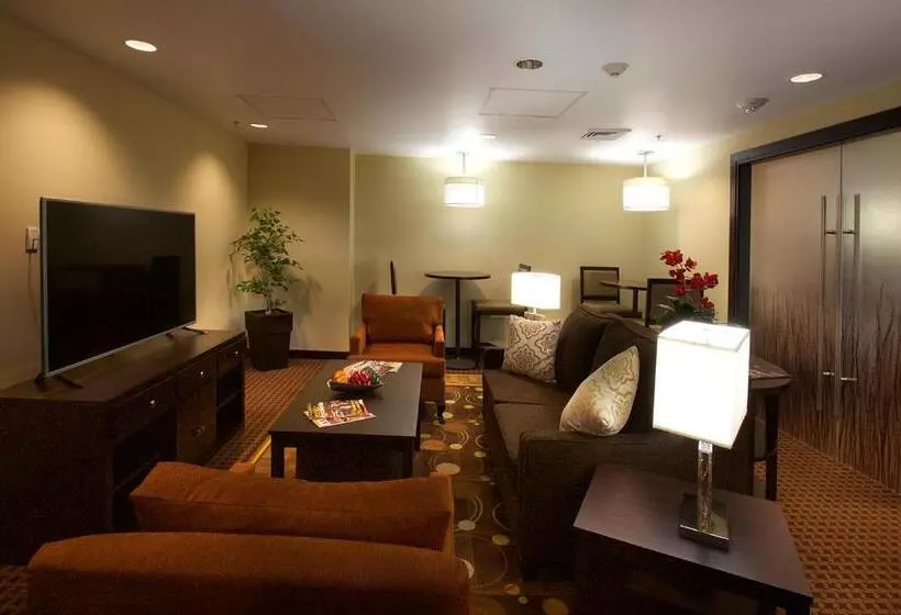 هتل Staybridge Suites Chihuahua, An Ihg