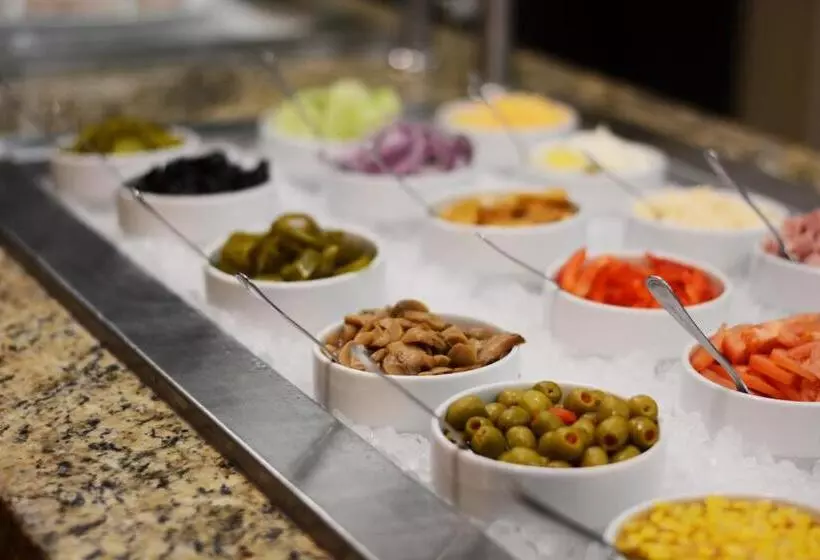 هتل Staybridge Suites Chihuahua, An Ihg