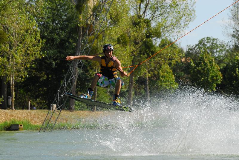 בית מלון כפרי Terres De France Moncontour Active Park