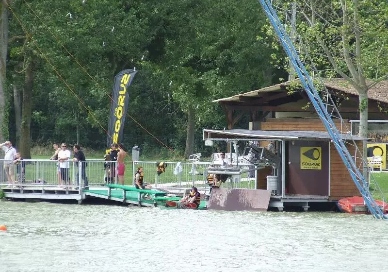 Hotel Terres De France Moncontour Active Park