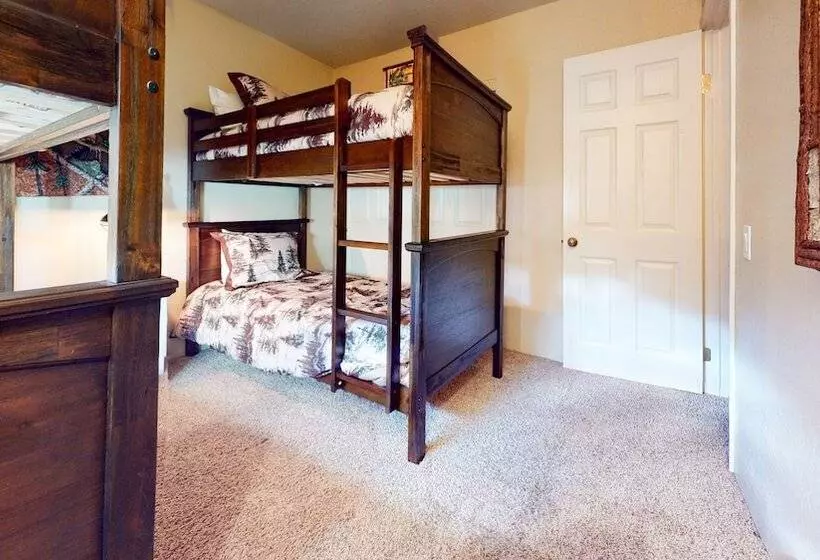 Mammoth View Villas Near Hike/bike Trails!