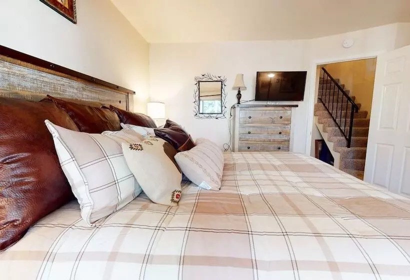 Mammoth View Villas Near Hike/bike Trails!