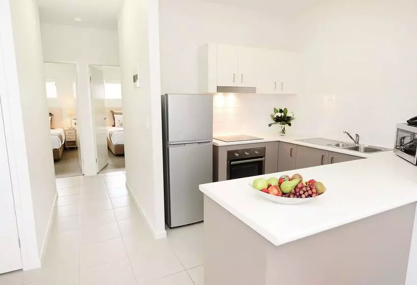 Oaks Middlemount Suites