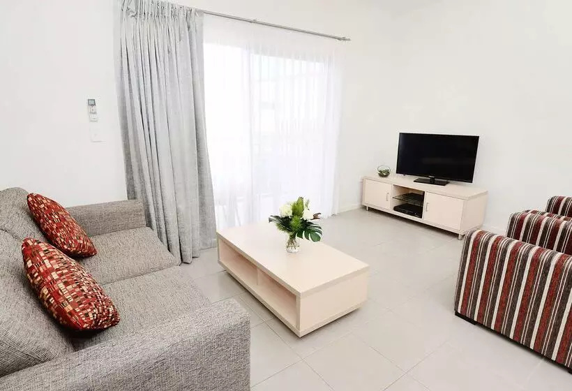 Oaks Middlemount Suites