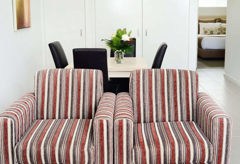 Oaks Middlemount Suites