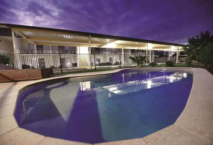 Oaks Middlemount Suites