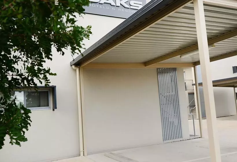 Oaks Middlemount Suites