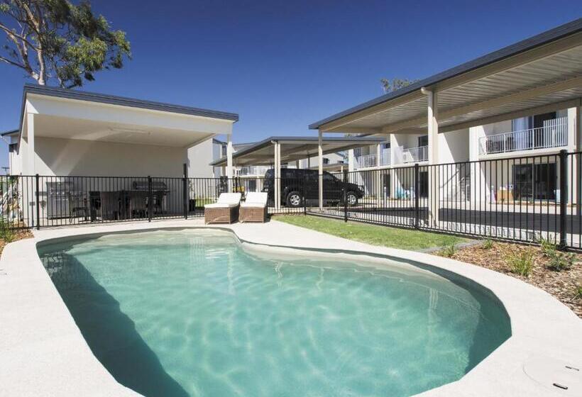 Oaks Middlemount Suites