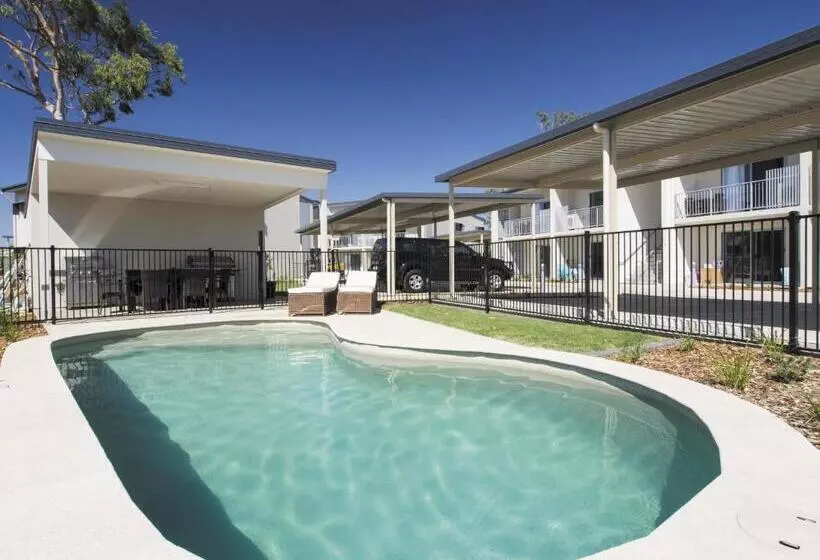 Oaks Middlemount Suites