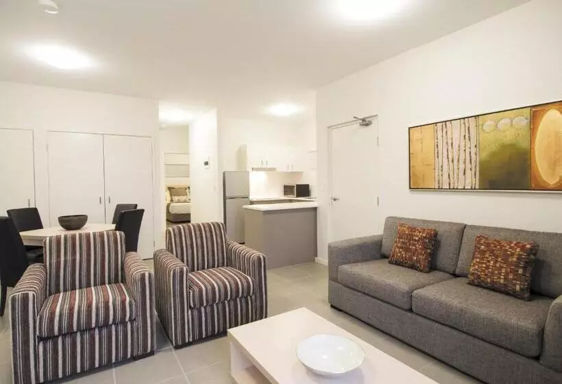 Oaks Middlemount Suites