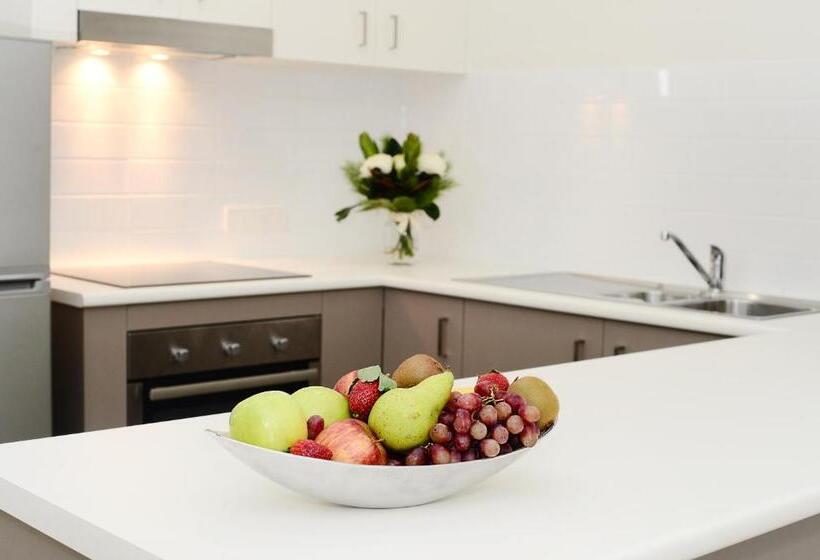 Oaks Middlemount Suites