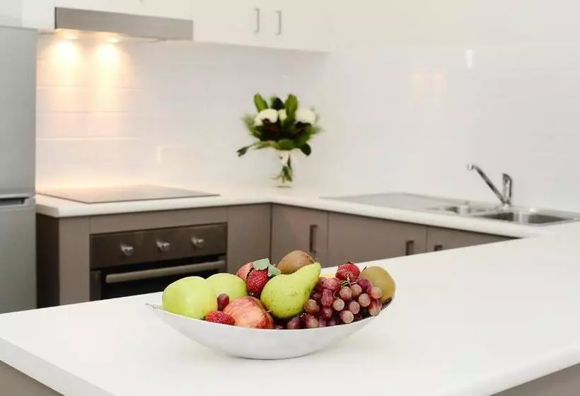 Oaks Middlemount Suites