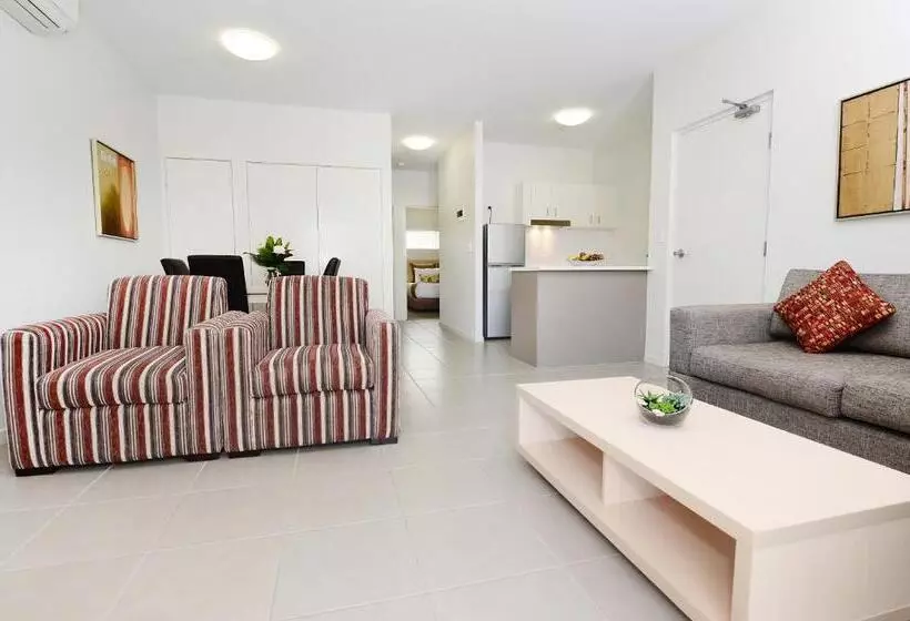 Oaks Middlemount Suites