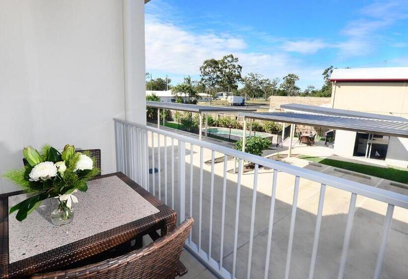 Oaks Middlemount Suites