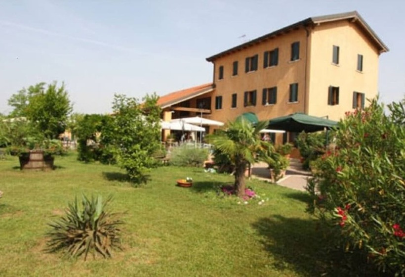 پانسیون Country House Country Club