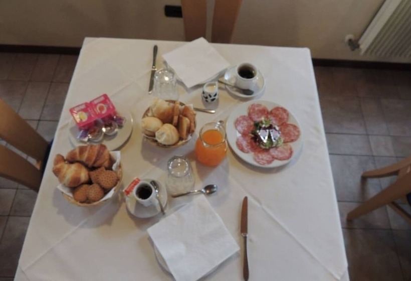 پانسیون Country House Country Club