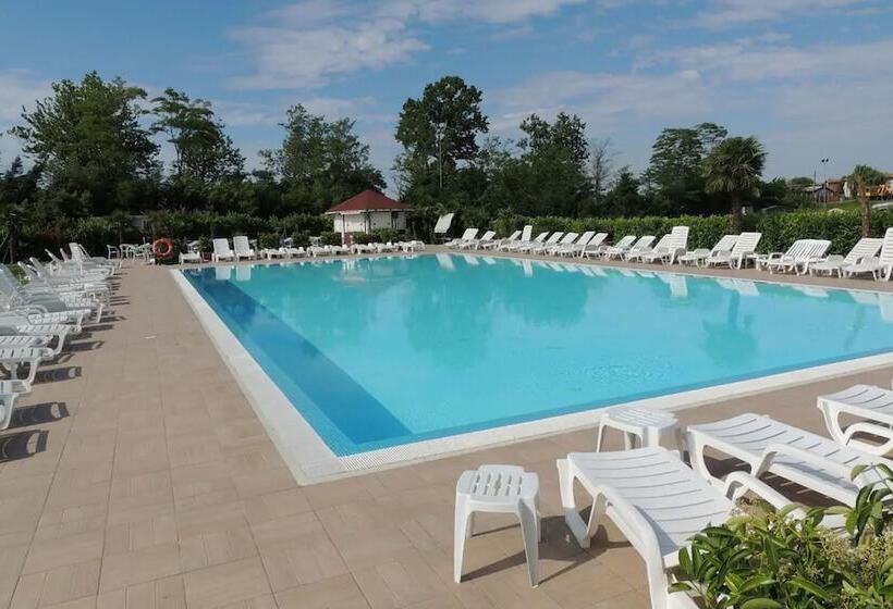 پانسیون Country House Country Club