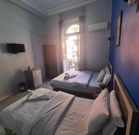 The Australian Hostel