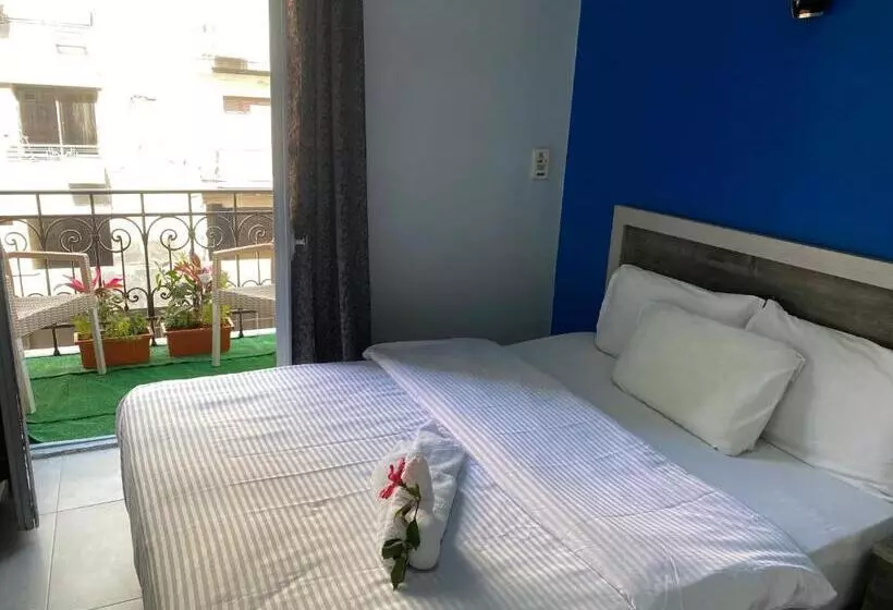 The Australian Hostel