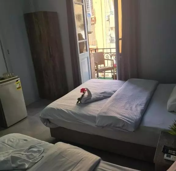 The Australian Hostel