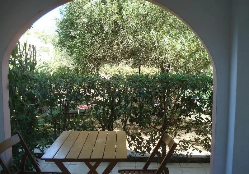 Villa Avra