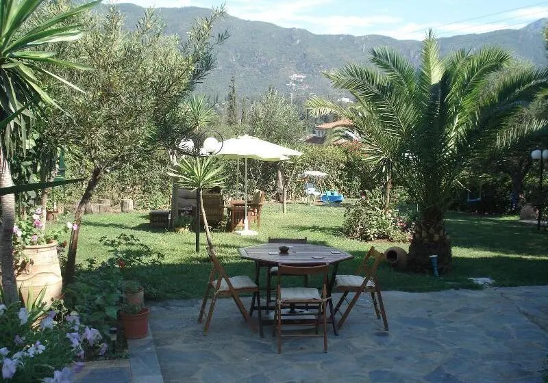 Villa Avra