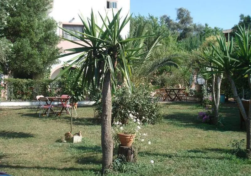 Villa Avra