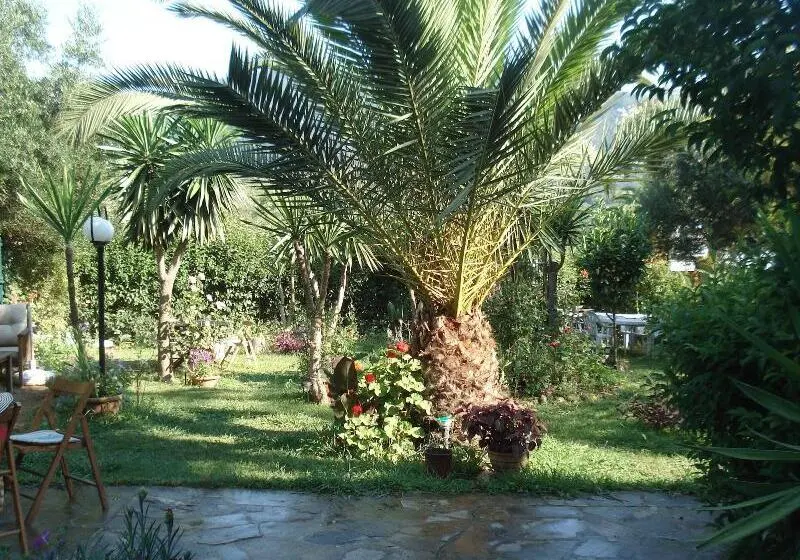 Villa Avra