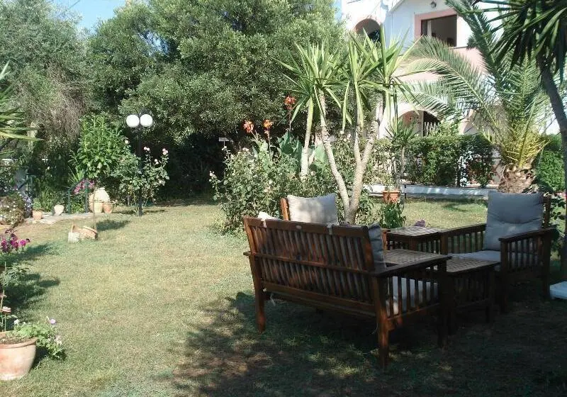 Villa Avra
