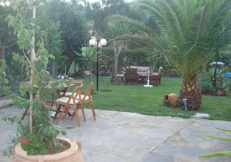 Villa Avra