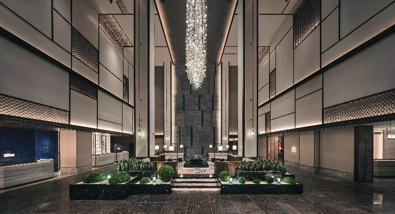 Hualuxe Kunshan Huaqiao, An Ihg Hotel   F1 Racing Preferred