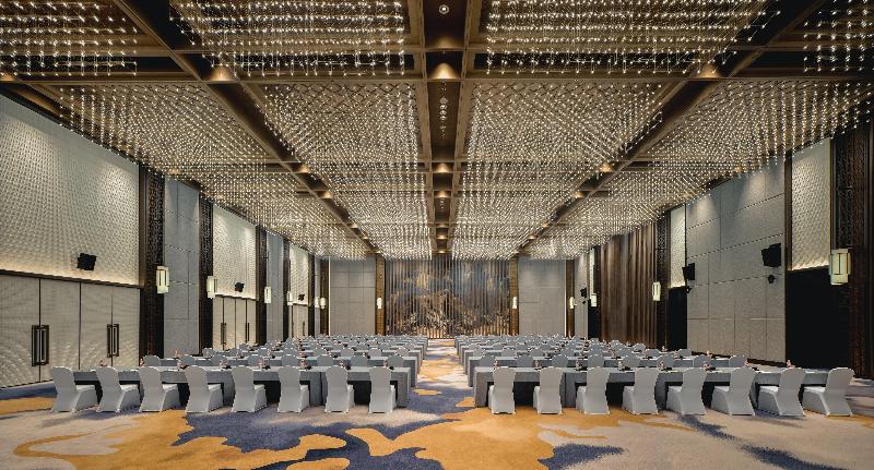 Hualuxe Kunshan Huaqiao, An Ihg Hotel F1 Racing Preferred