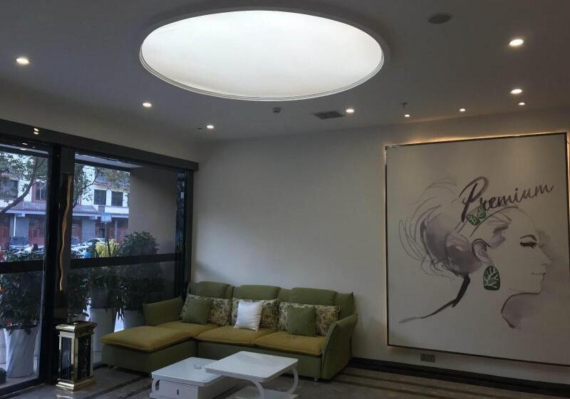 Hotel 7 Days Premiuma Xichang Laohaiting Qionghai Wetlan