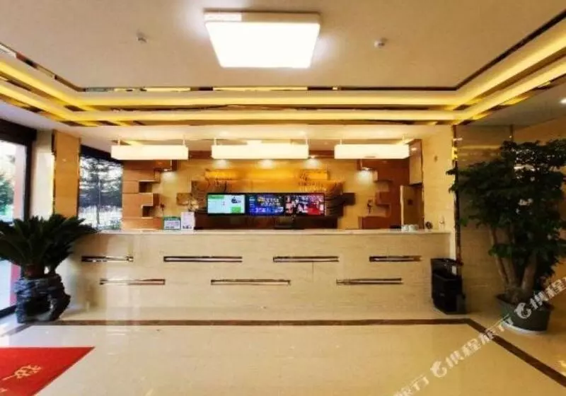 Hotelli Greentree Inn Shangrila City Bus Station