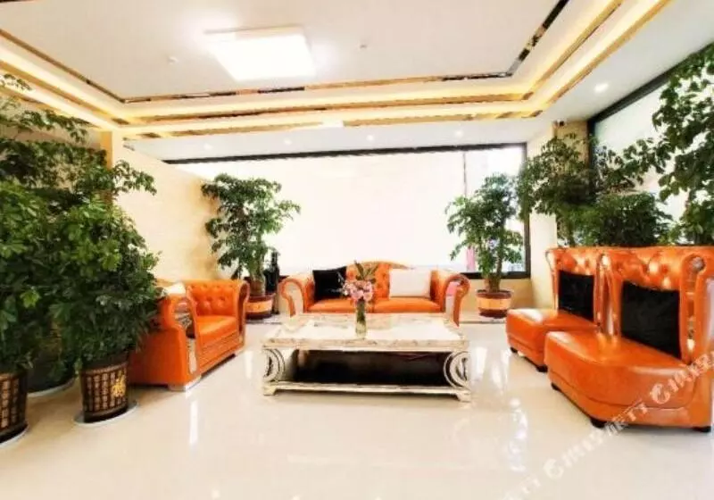 Hotelli Greentree Inn Shangrila City Bus Station